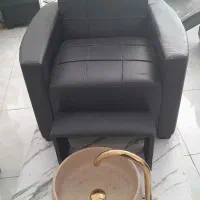 تعدادی وسایل وتجهیزات ارایشگاه  ....