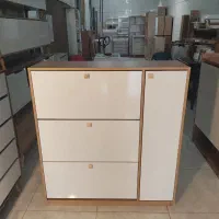 جاکفشی جادار، اپارتمانی