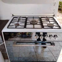 گاز و میز نهار خوری