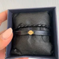 دستبند چرم طلا