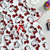 لباس خواب|لباس|قم, باغ کرباسی|دیوار