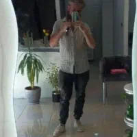 شیشه بر ساختمان طلق دوجداره