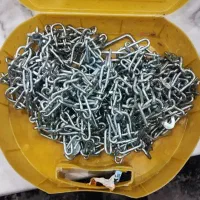 زنجیر چرخ پژو وقالب کف صندوق به رنگ کرم وروداشبورد