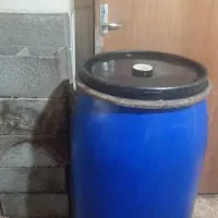 بشکه ۲۰۰تایی سالم درب دار با گیره دور در