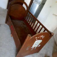 تخت بچه چوبی