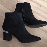 نیم بوت مشکی سایز ۳۸