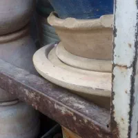 گلدان وکمی گلدان گلی ویک کوله پشتی سربازی|صنایع دستی و سایر لوازم تزئینی|سلماس, |دیوار