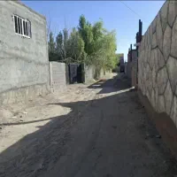 زمین مسکونی مربع شکل پشت حاشیه شاهنامه