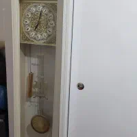 ساعت ایستاده با میز تلفن هر دو سالم