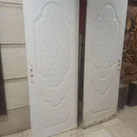 دوعدرب چوبی مربوط به حمام ودستشویی