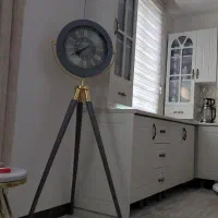 ساعت ایستاده