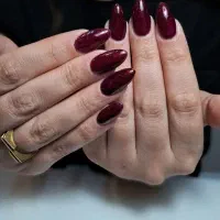 خدمات کاشت ناخن