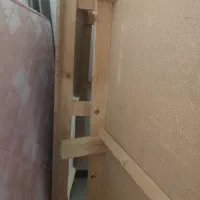 کفی تخت چوبی بسیار محکم