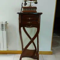 میز تلفن همراه با تلفن  کاملا نو و سالم و شیک