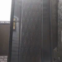 درب و چهار چوب آهنی