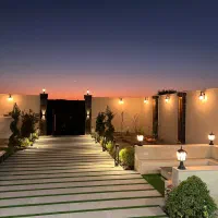 ۳۵۰ متر باغویلا مدرن استخر چهار فصل ۱۵۰ متر بنا