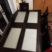 میز غذاخوری.