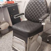 صندلی آرایشگاهی برقی، تمیز و کمکارکرد|آرایشگاه و سالنهای زیبایی|تهران, هلال احمر|دیوار