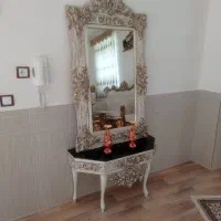 میز تلویزیون. آیینه و شمعدان تمیز. کاملن نونو|میز تلویزیون|نهاوند, |دیوار