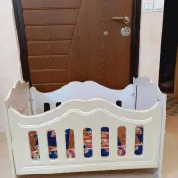 تخت نوزاد  کنار مادر ام دی اف