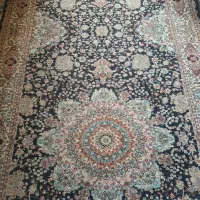 یک فرش کناره ۱۷۵در۱۵۵|فرش|قم, شهر قائم|دیوار