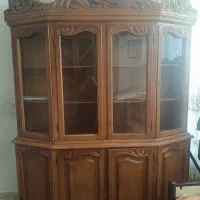 ویترین با چوب گردو