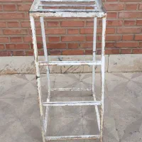 چهارپایه فلزی