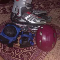 دو جفت کفش اسکیت