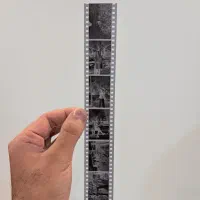 نگاتیو فیلم عکاسی سیاه و سفید تاریخدار|دوربین عکاسی و فیلم‌برداری|تهران, میدان ولیعصر|دیوار