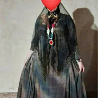 فروش لباس. محلی درحدنو