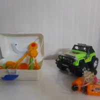 تعد‌ادی اسباب بازی پسرانه