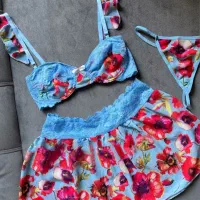 لباس زیر زنانه