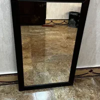 آینه با قاب چوبی