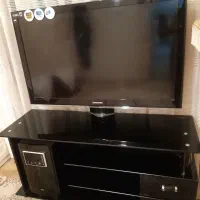 تلویزیون سامسونگ ۴۲ به همراه میز تلویزیون