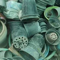 گلدان پلاستیکی دست دوم