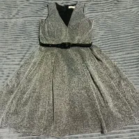 پیرهن عروسکی بشیار تنخور شیکی داره سالم