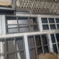 پنجره محکم و سنگین