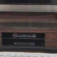 میز زیر تلویزیون