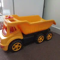 کامیون اسباب بازی