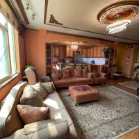 خانم جهت امور شخصی منزل