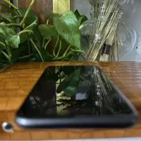 ایفون ۸ حافظه ۶۴ و دوتا بلندگو شارژی بلوتوثی|موبایل|ایلام, |دیوار