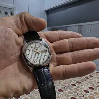 ساعت مچی سیکو ۵ پشت شیشه