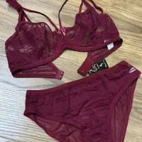 شورت و سوتین