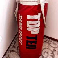 کیسه بوکس به همراه دستکش