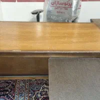 تابلو led تبلیغاتی و میز کامپیوتر