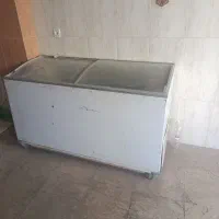 فیریزر بستنی ، صندوقی تمیز و نو