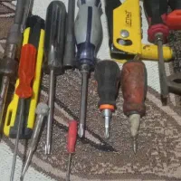 مقداری وسایل فروشی