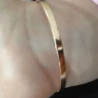 یک عدد النگو آینه ای ترک خورده