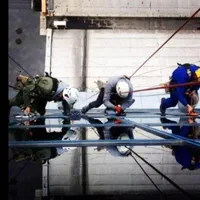 کاردر ارتفاع نماشویی عایق نانو نقاشی پیچ و رولپلاک