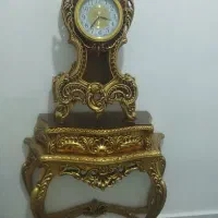 ساعت کنار سالنی بسیار زیبا و شیک